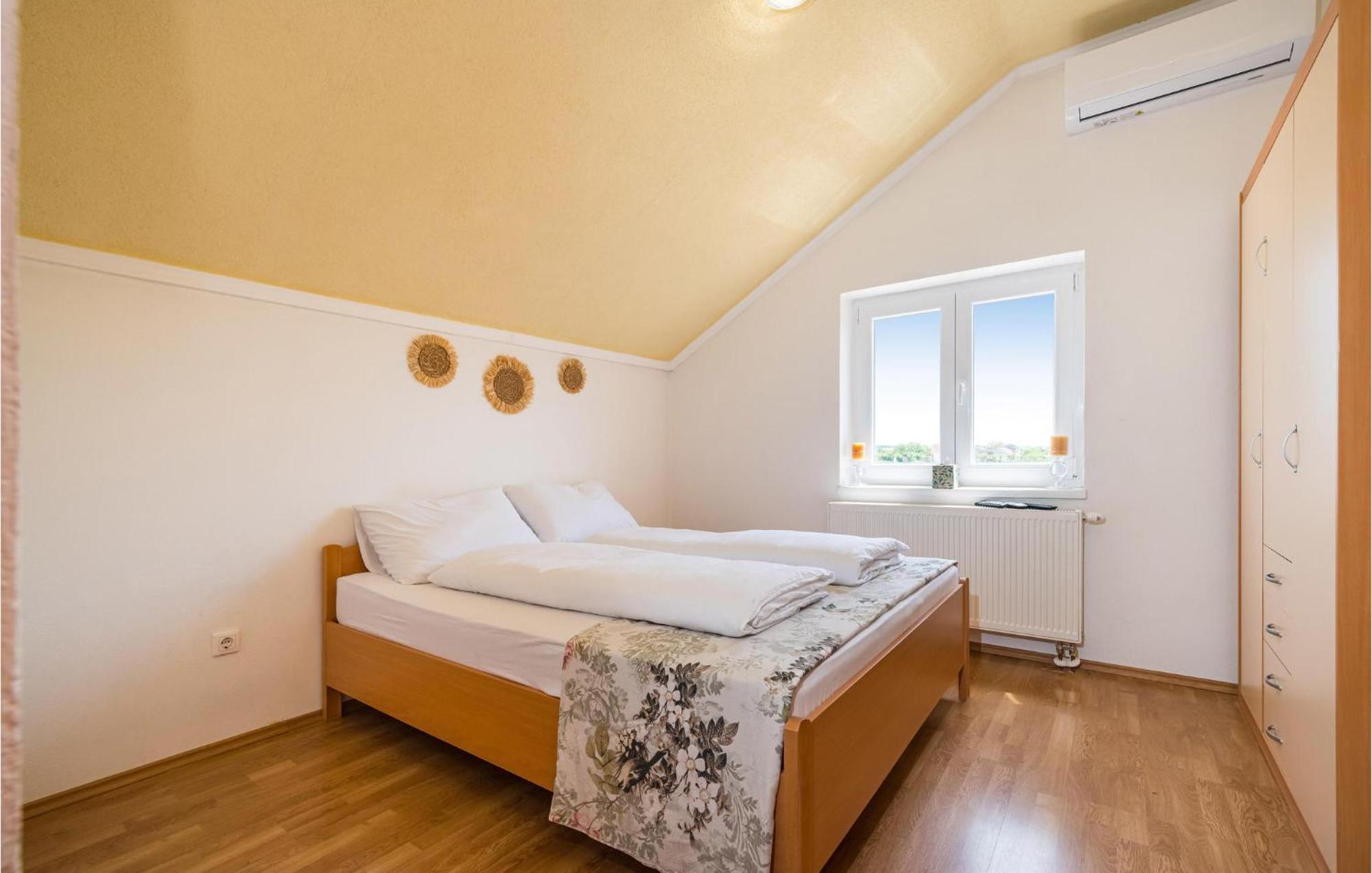 Pet Friendly Home In Murvica With Kitchen Exterior foto